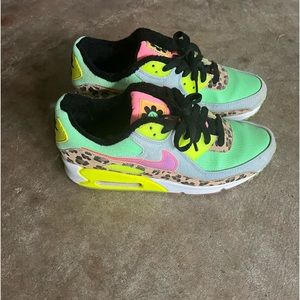 Nike WMNS Air Max 90 LX “Illusion Green”  size 10